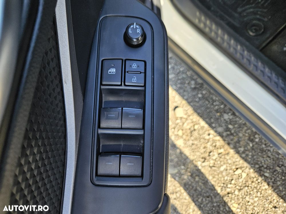 Toyota C-HR 1.8 HSD 4x2 CVT C-enter - 12