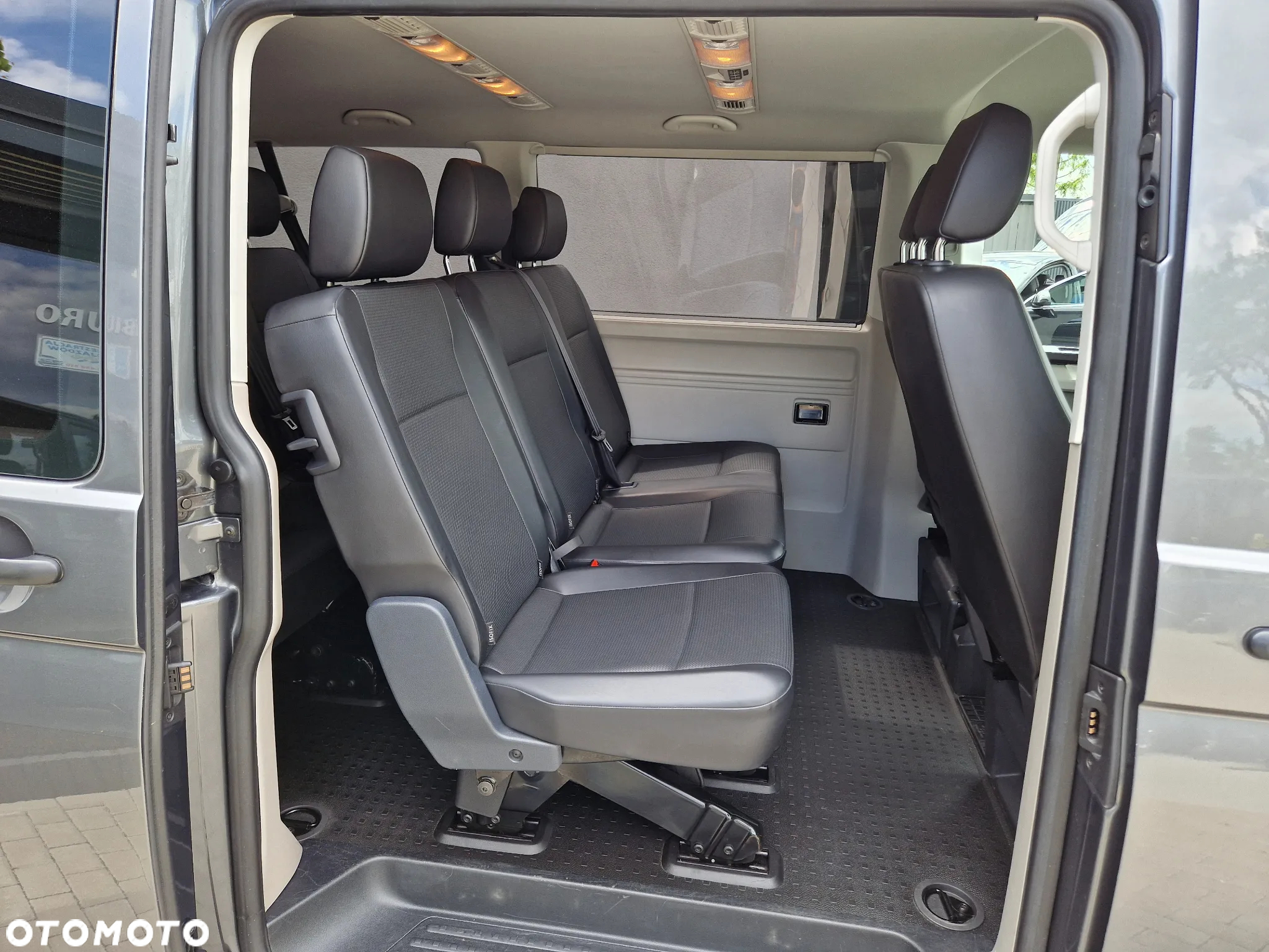 Volkswagen Caravelle - 12