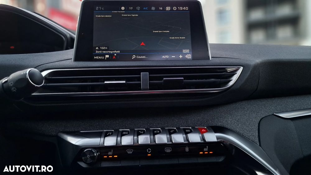 Peugeot 3008 1.2 PureTech 130 EAT8 Allure Pack - 24