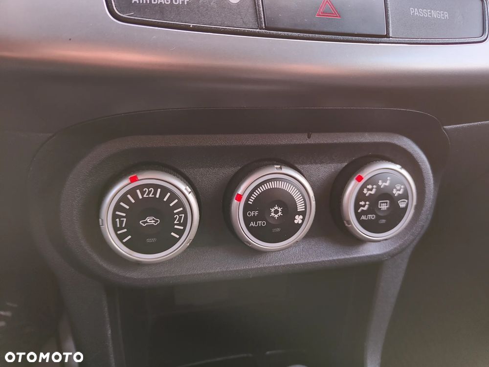 Mitsubishi Lancer 1.8 Intense - 11