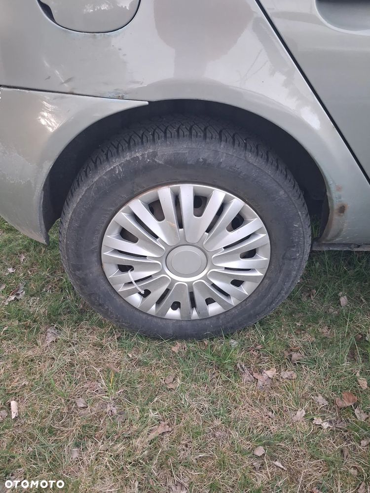 Renault Clio 1.2 Authentique - 8