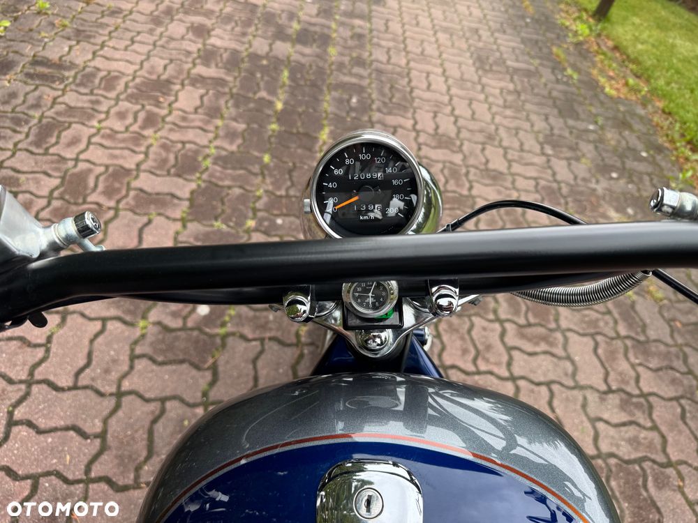 Suzuki Intruder - 22