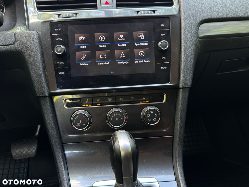 Volkswagen Golf - 20