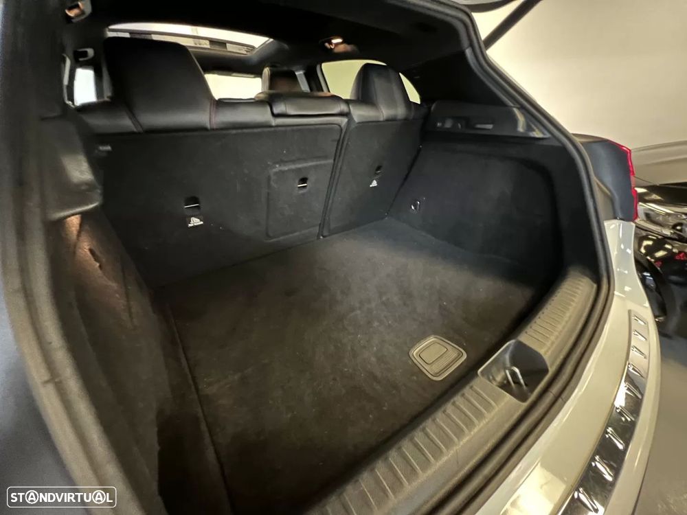 Mercedes-Benz GLA 200 d AMG Line - 41