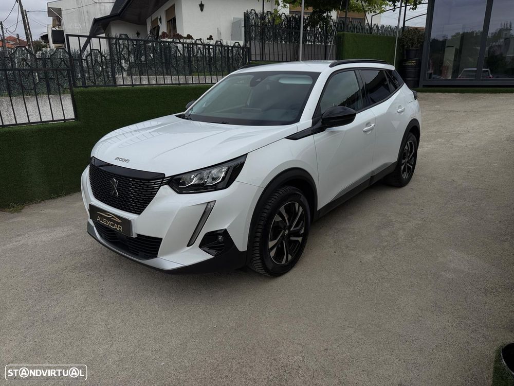 Peugeot 2008 1.2 PureTech Allure EAT8 - 1