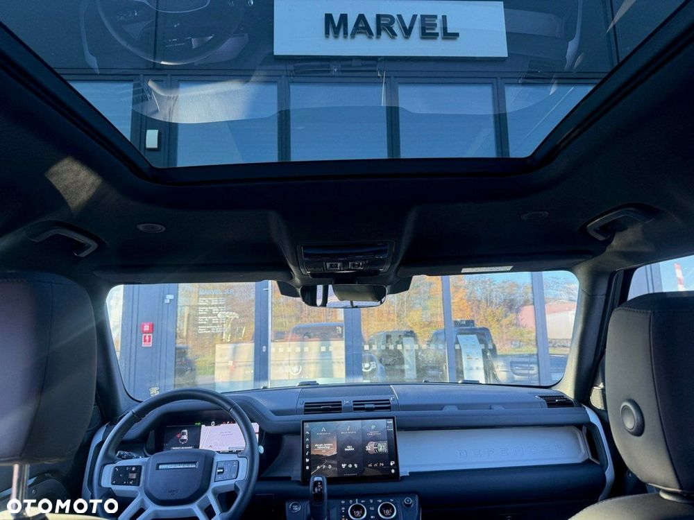 Land Rover Defender - 12