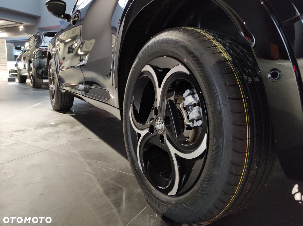 Alfa Romeo Junior 1.2 mHEV Ti eDCT - 8