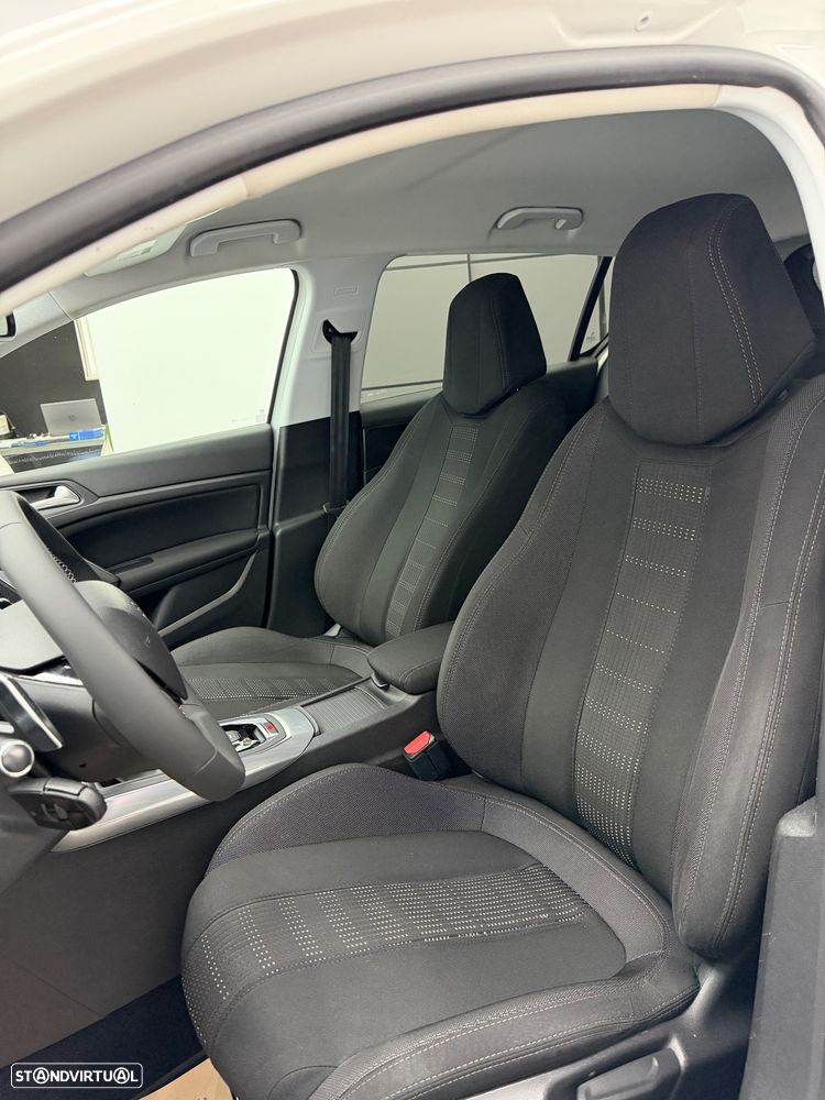Peugeot 308 - 8