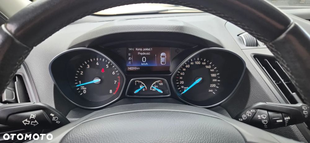 Ford Kuga 1.5 EcoBoost 2x4 Titanium - 24