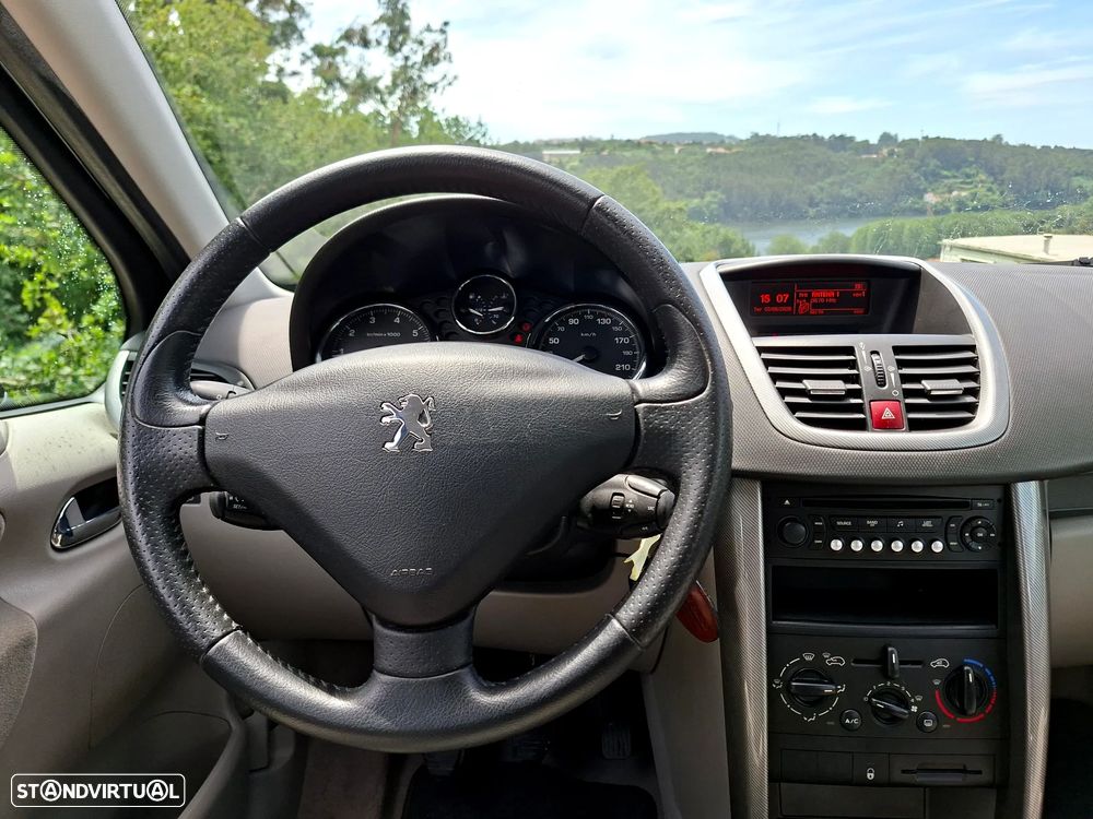 Peugeot 207 1.4 16V Premium - 9
