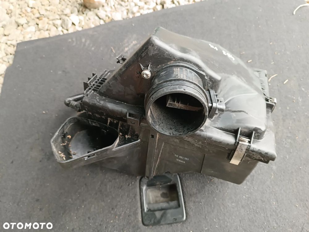 FILTR POWIETRZA OBUDOWA BMW X1 E84 2.0D - 2