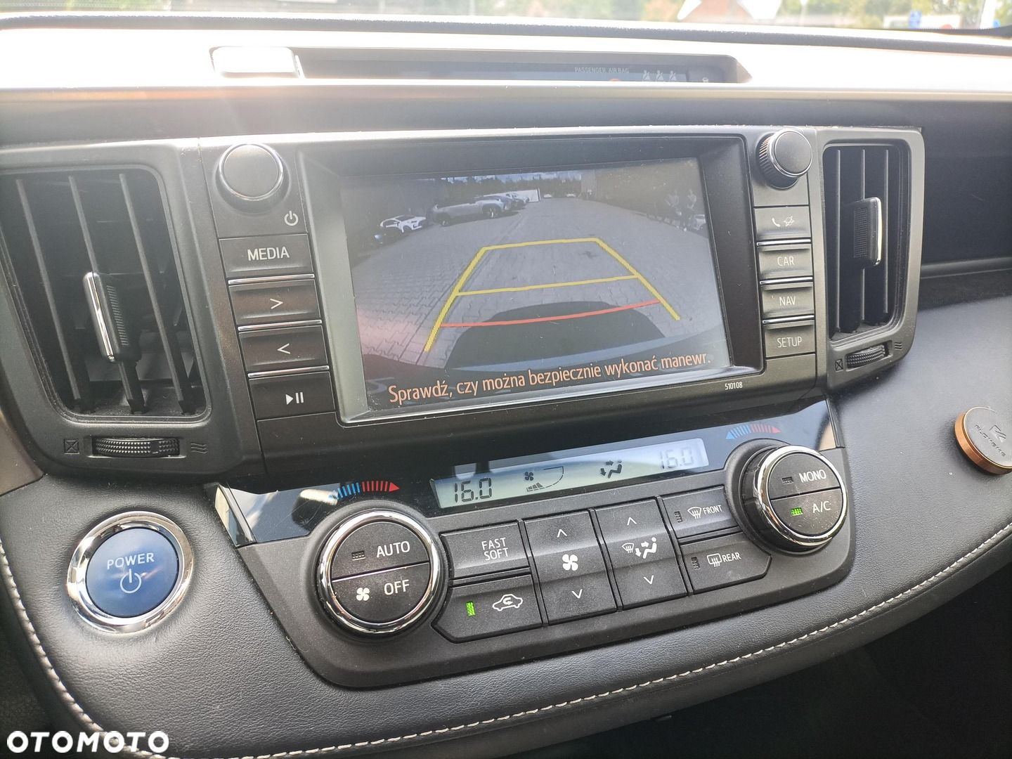 Toyota RAV4 Hybrid Premium 4x2 - 13
