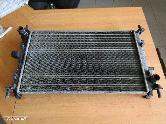 Radiador Agua 98AB8005DF FORD FOCUS 2001 1.4 I - 3
