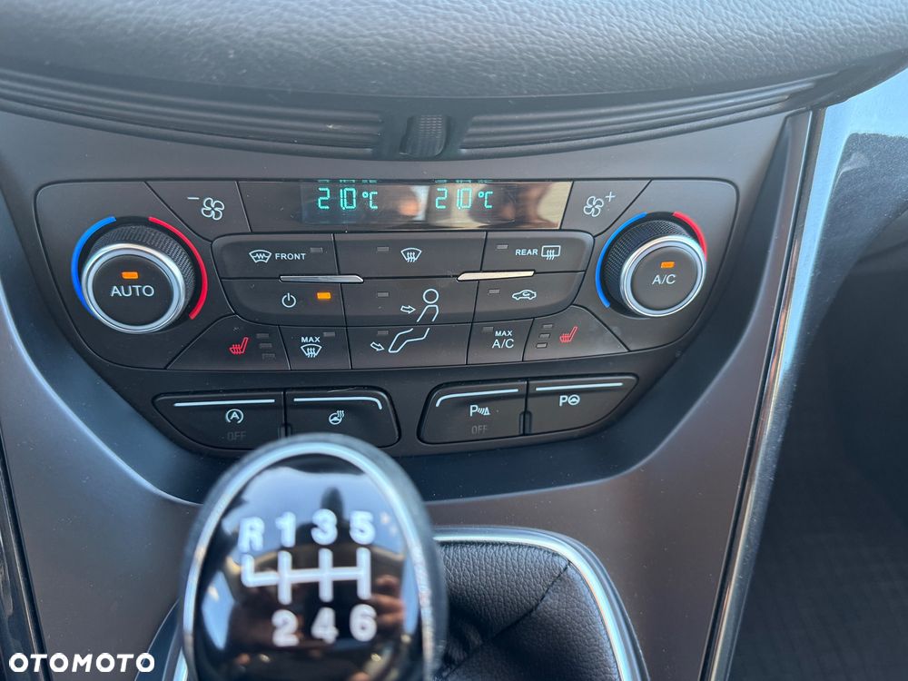 Ford Kuga 2.0 TDCi 2x4 Titanium - 29