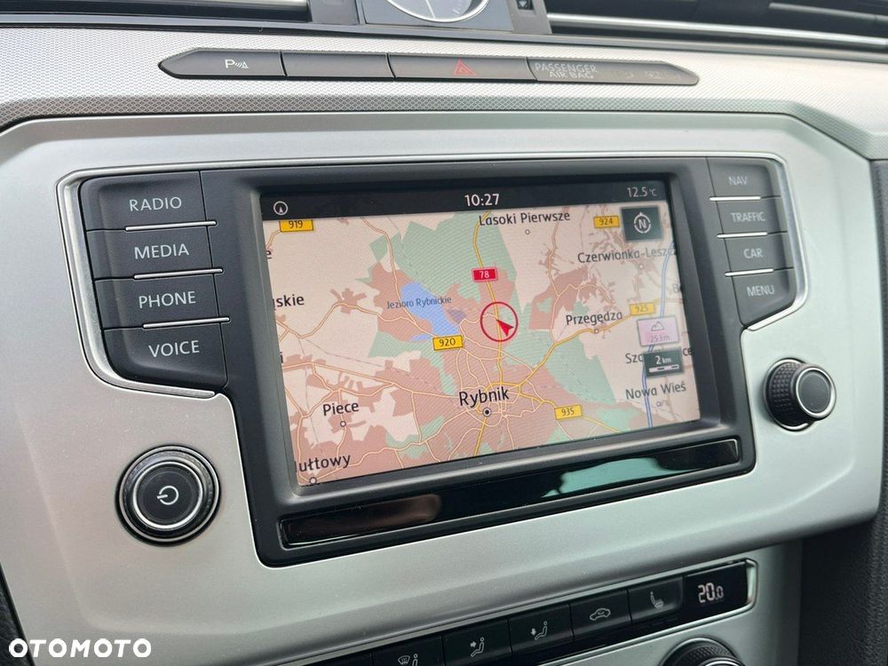 Volkswagen Passat - 22