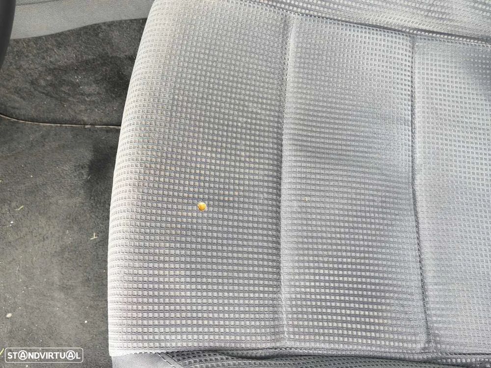 VW Golf Variant 1.9 TDi DPF Confortline DSG - 20