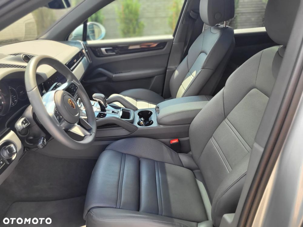 Porsche Cayenne - 16