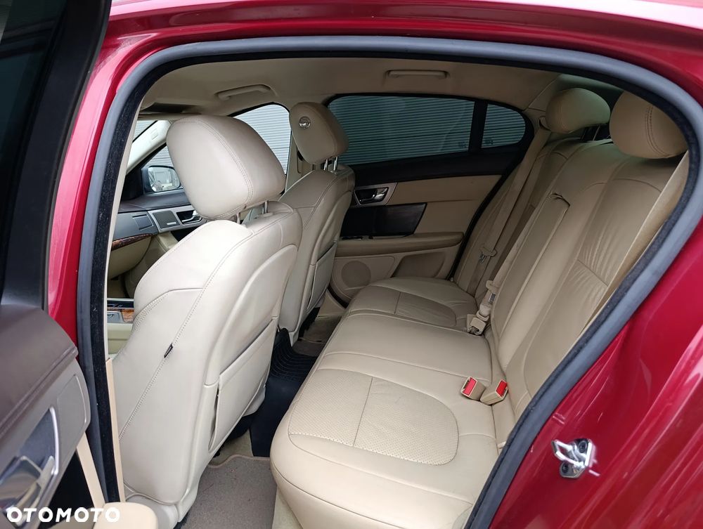 Jaguar XF 4.2 SV8 - 23