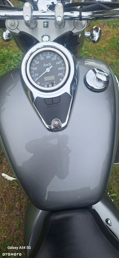 Suzuki VL 800 Volusia - 11
