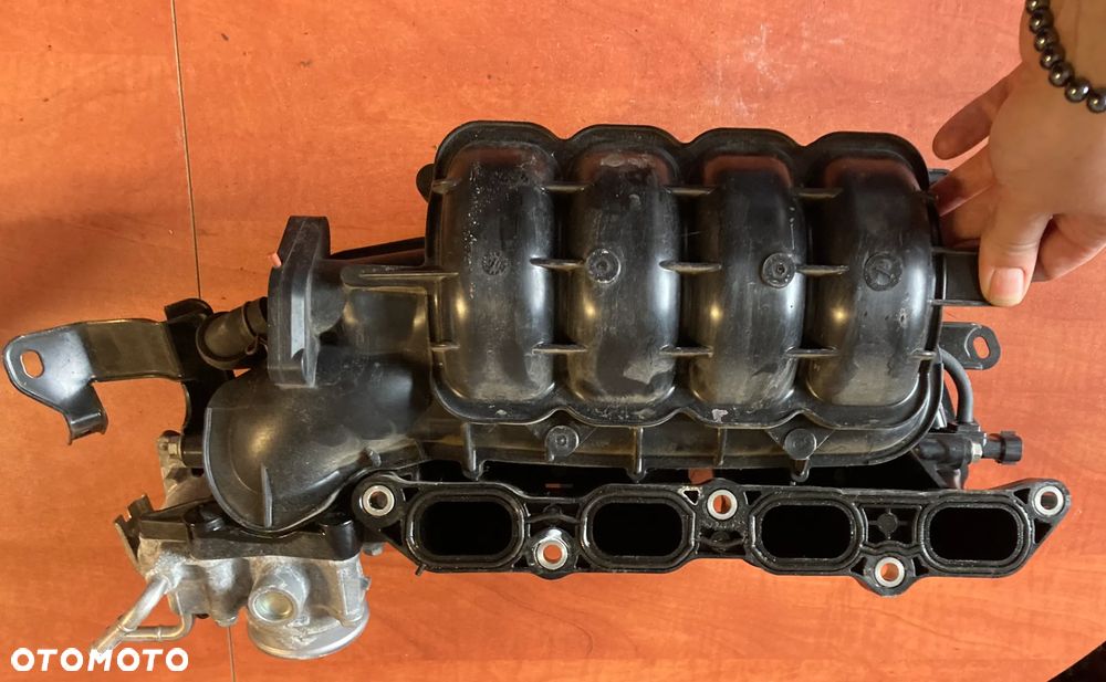 Przepustnica z kolektorem ssącym Toyota 1.3 142002N07-00645 22030-47010 - 3