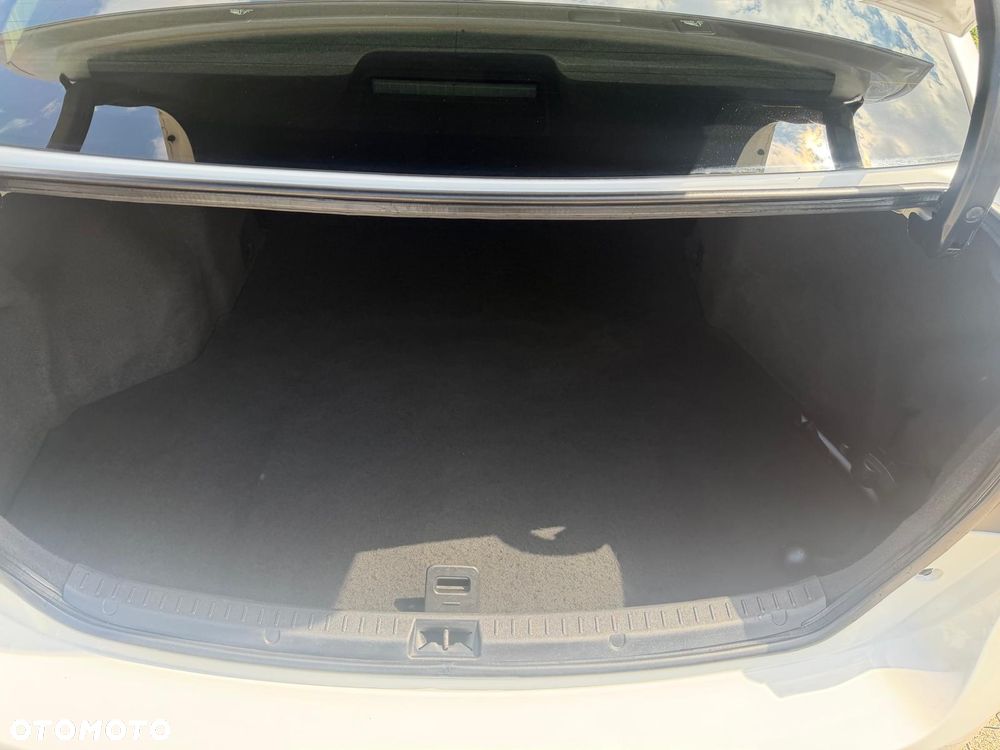 Toyota Avensis 2.0 D-4D Active Business - 22
