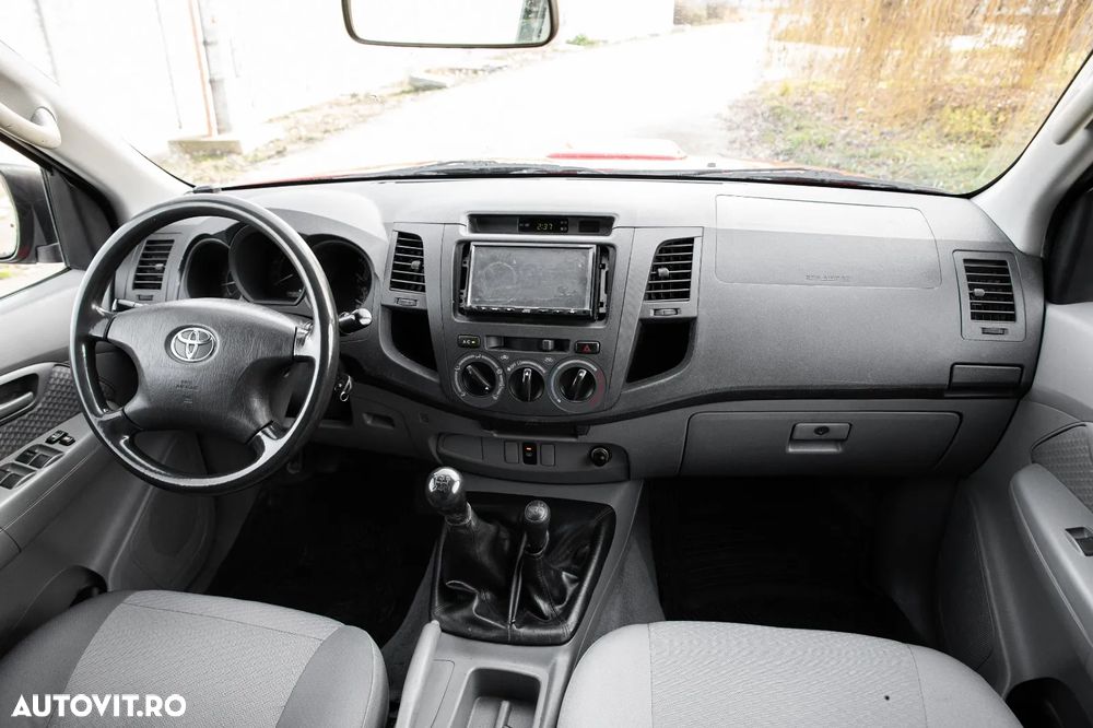 Toyota Hilux 4x4 Double Cab - 10