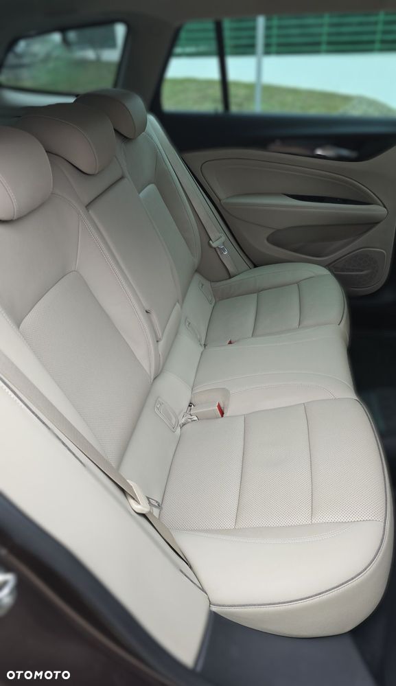 Opel Insignia 2.0 CDTI S&S - 13