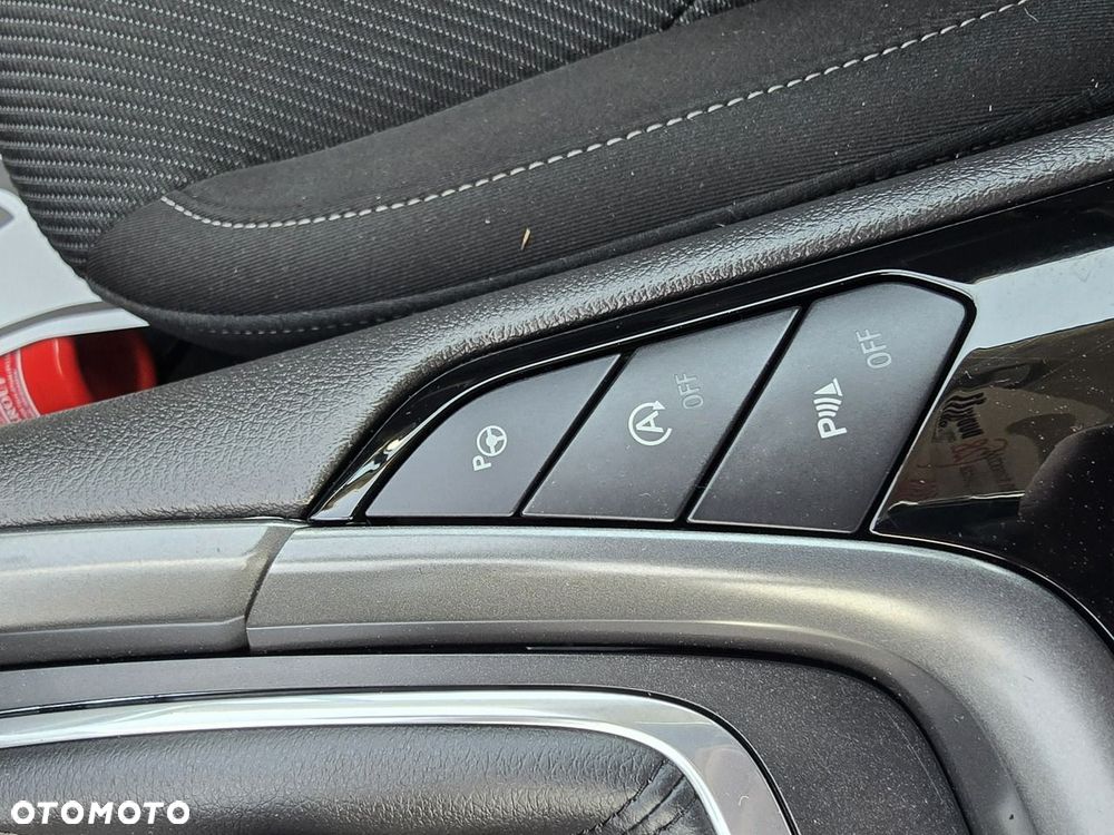 Ford Mondeo - 32