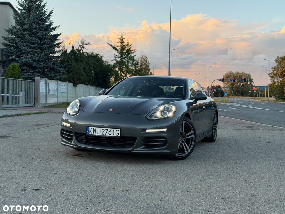 Porsche Panamera 4S - 4