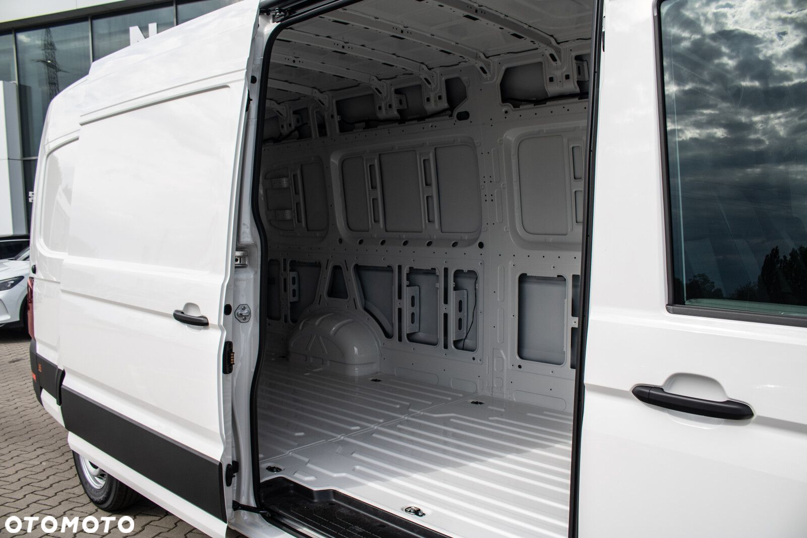 Volkswagen Crafter 35 2.0 TDI 140 KM L4H3 - 5
