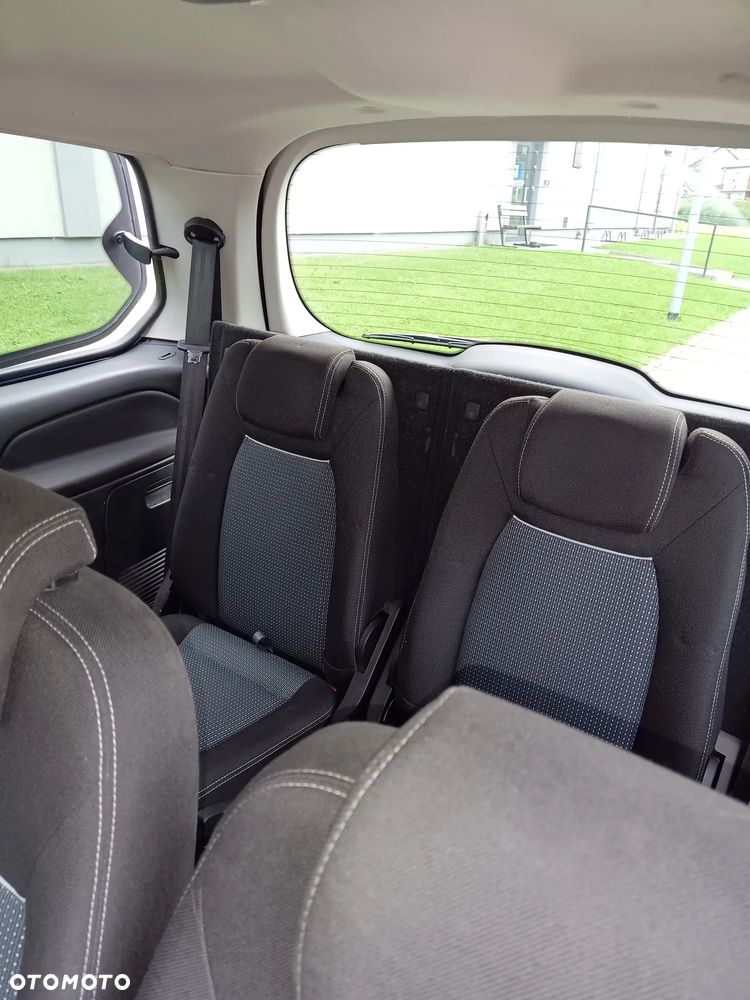 Ford Galaxy - 9