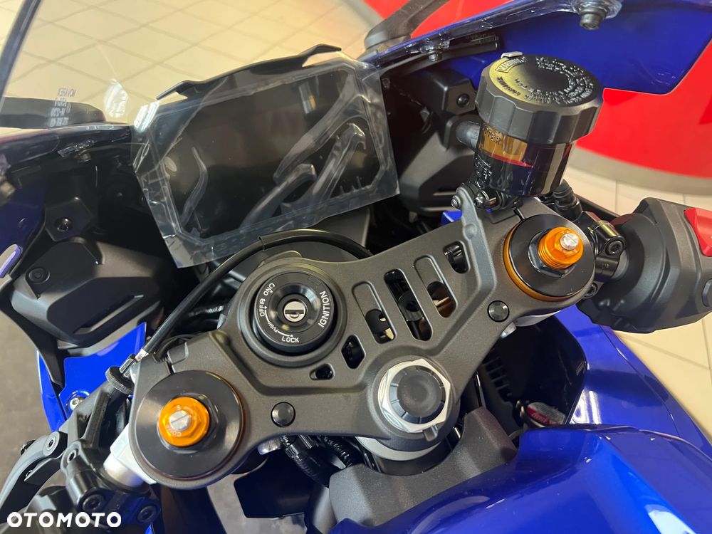 Yamaha R7 - 14