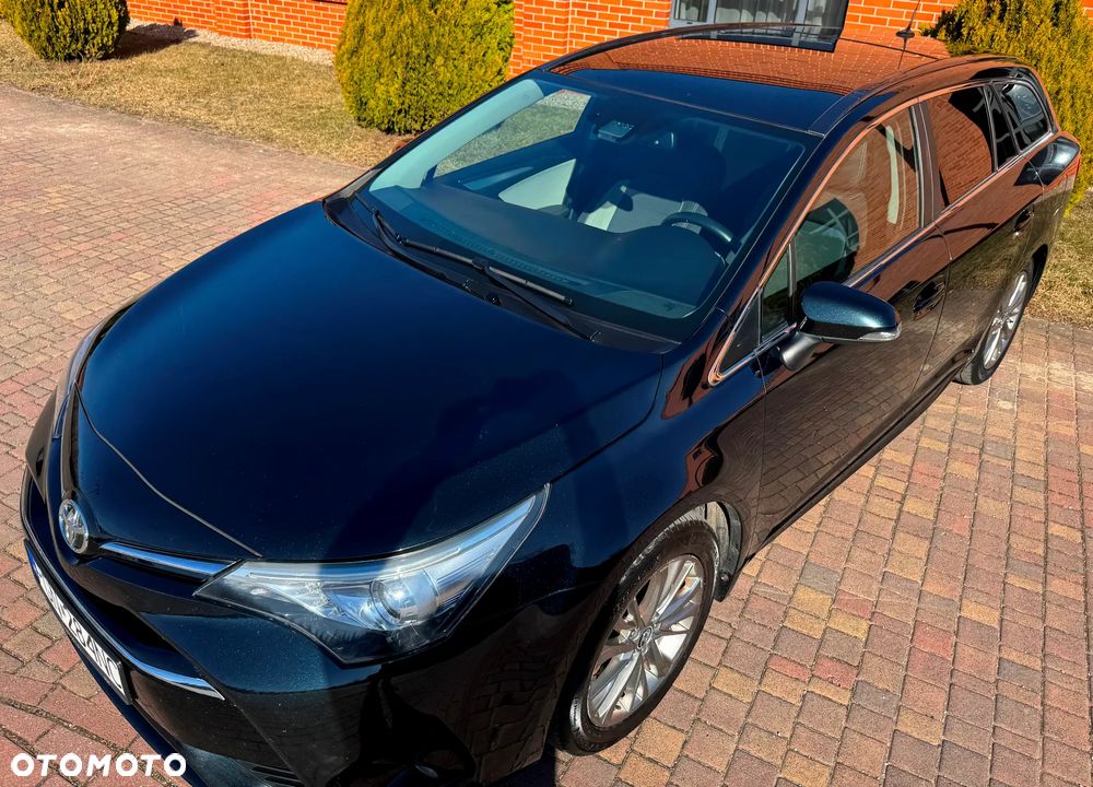 Toyota Avensis Touring Sports 1.6 D-4D Executive - 1