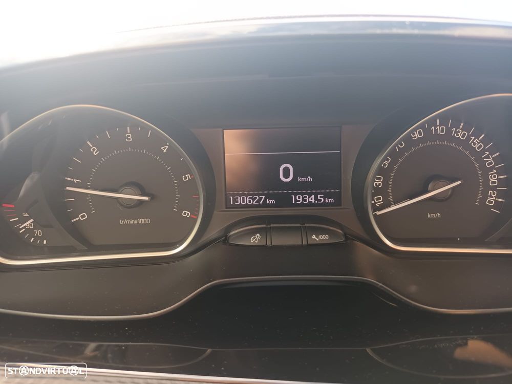 Peugeot 2008 1.6 BlueHDi Style - 10