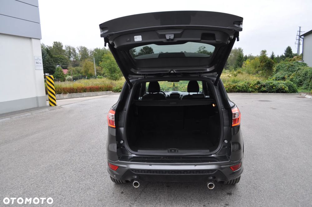 Ford Kuga 2.0 TDCi 4x4 ST-Line - 19