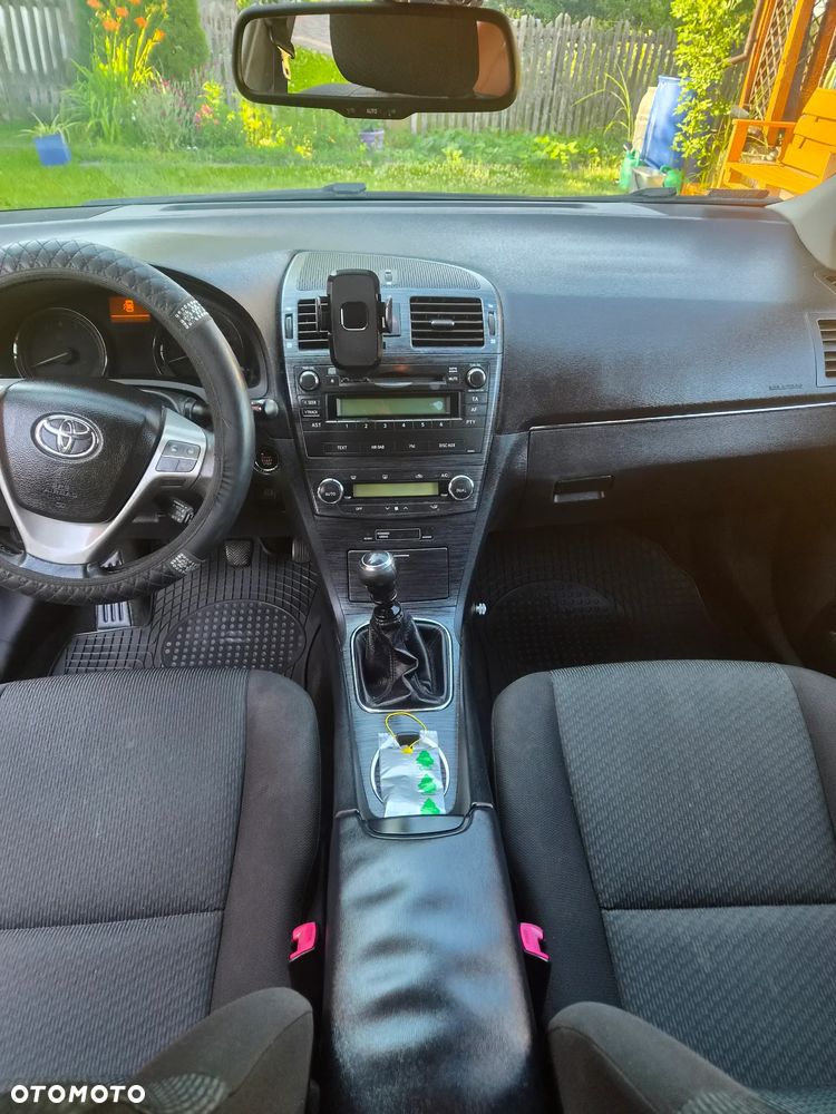 Toyota Avensis 2.0 Sol EU5 - 13