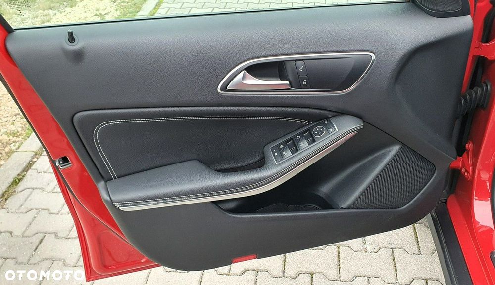 Mercedes-Benz GLA - 14