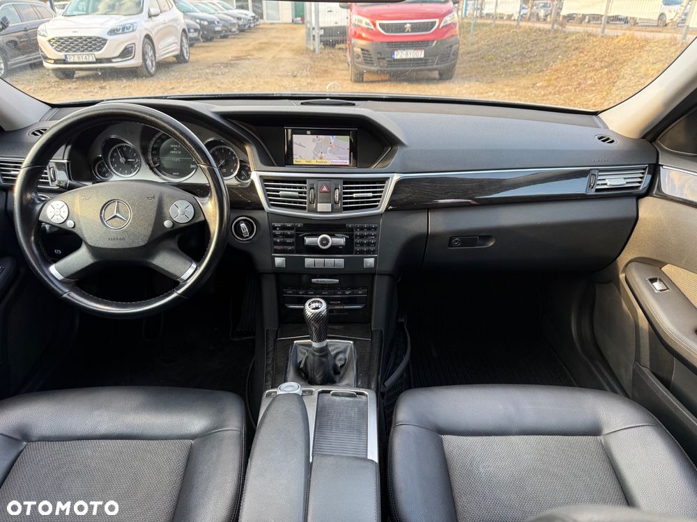 Mercedes-Benz Klasa E 200 CGI BlueEffICIENCY Avantgarde - 7