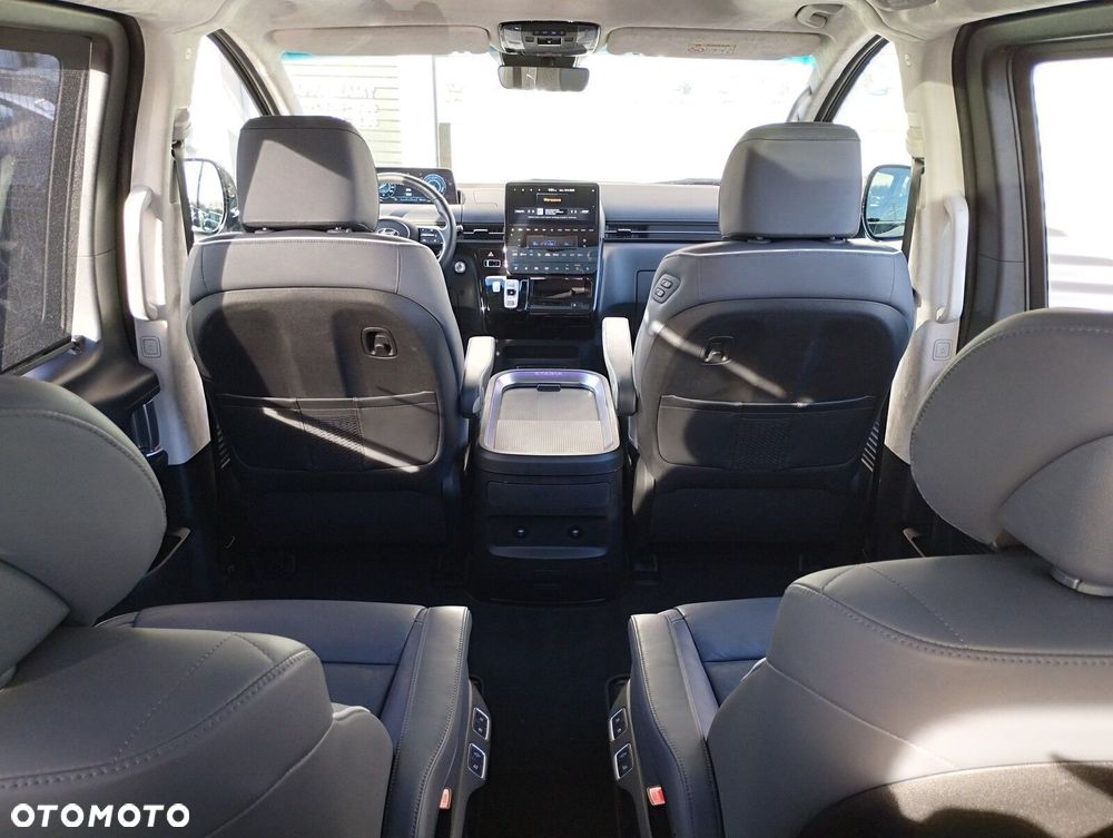 Hyundai Staria 1.6 T-GDI HEV Luxury - 25