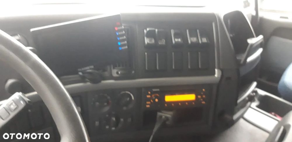 Volvo FM 380 Euro5 Super Stan tylko 620tyś km kabina sypialna ogrzewany kontener - 16