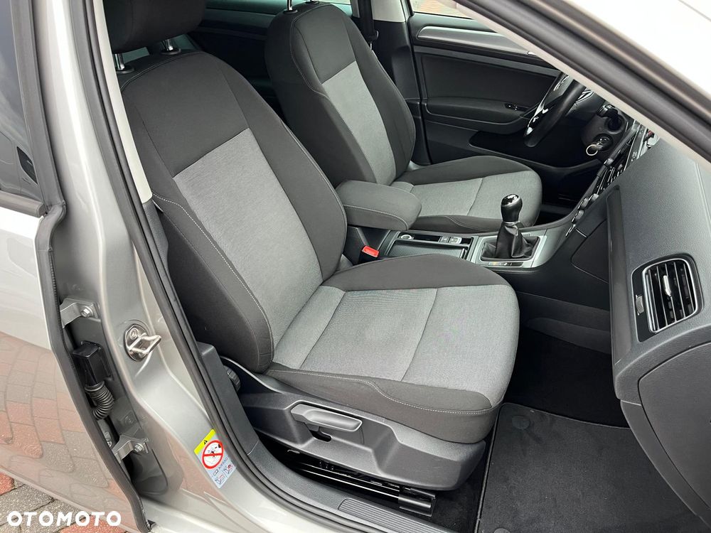 Volkswagen Golf 1.6 TDI DPF BlueMotion Technology Comfortline - 29