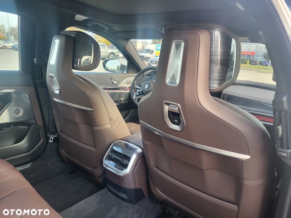 BMW Seria 7 - 21