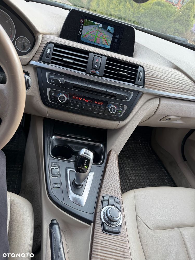 BMW Seria 3 320d Modern Line - 19
