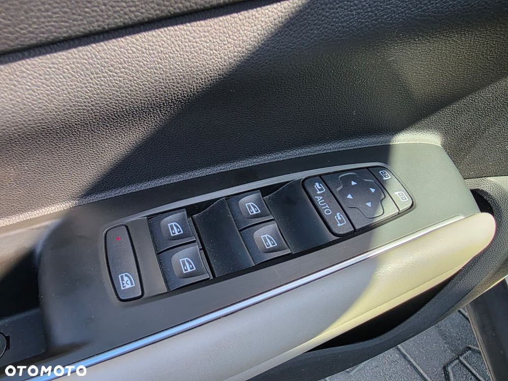 Renault Koleos 2.0 Blue dCi Initiale Paris 4x4 X-Tronic - 16
