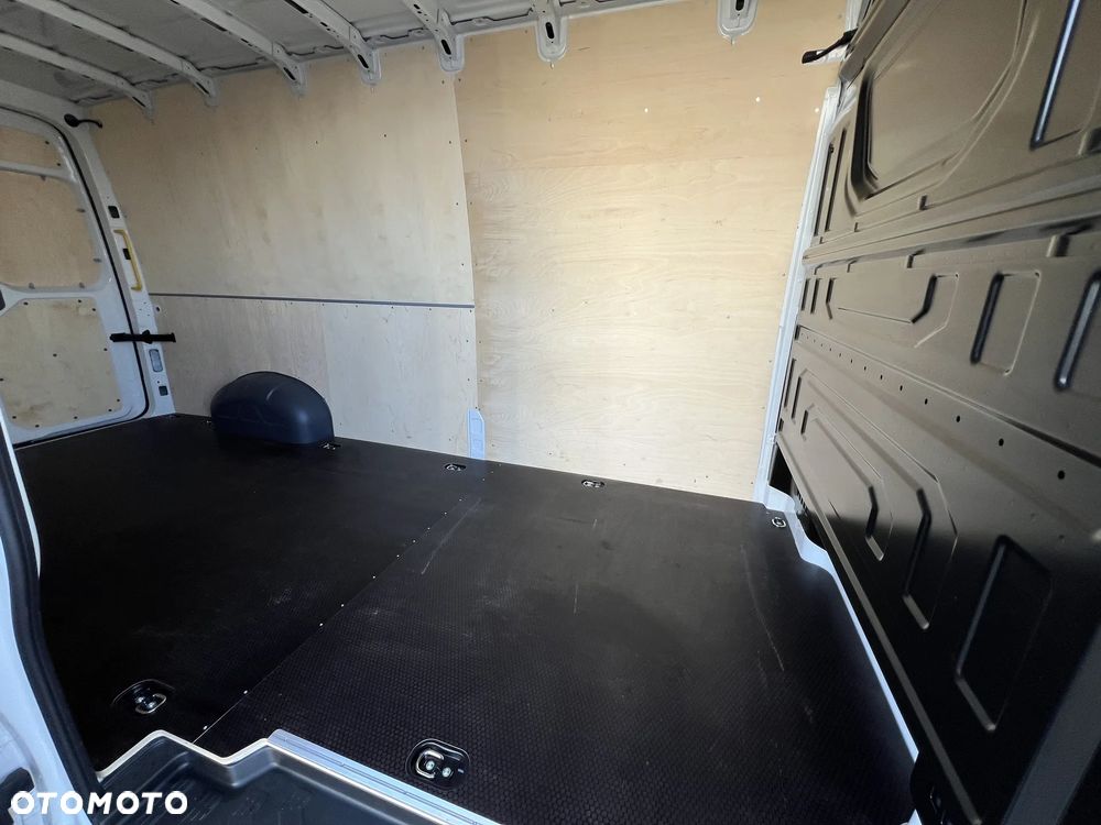 Volkswagen Crafter - 10