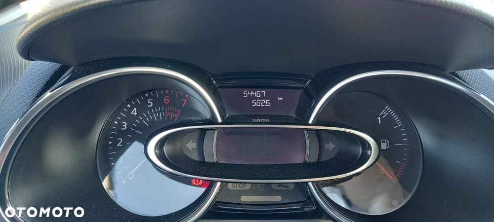 Renault Clio 1.2 16V 75 LIMITED - 11