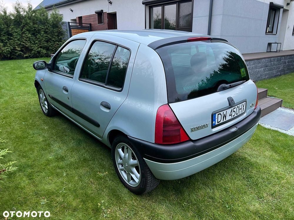Renault Clio - 6