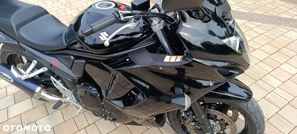 Suzuki GSX - 20