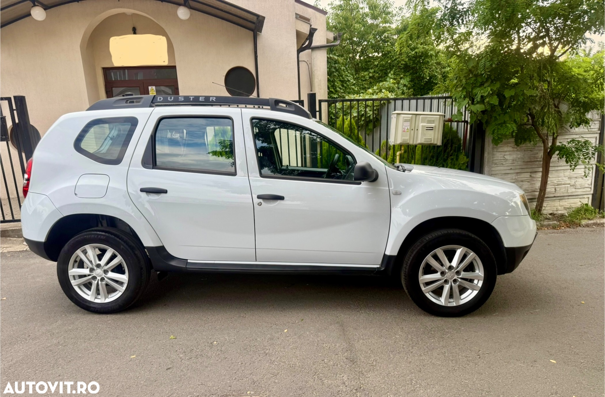 Dacia Duster SCe 115 2WD Essential - 10