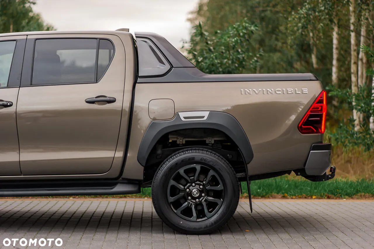 Toyota Hilux 2.8 D-4D Double Cab Invincible Sport 4x4 - 22